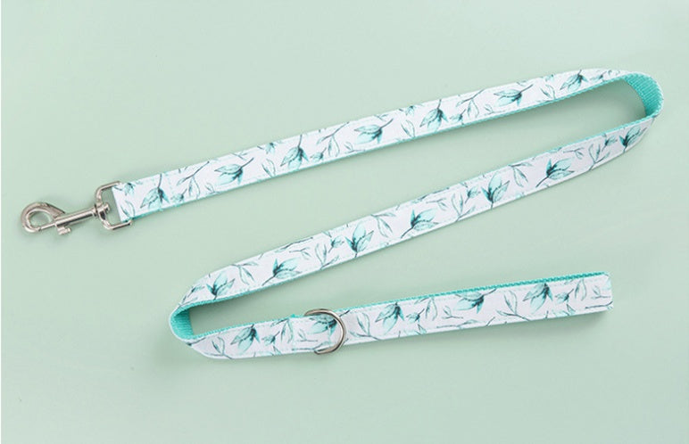 Kleine Hundehalsbandleine mit Blättern