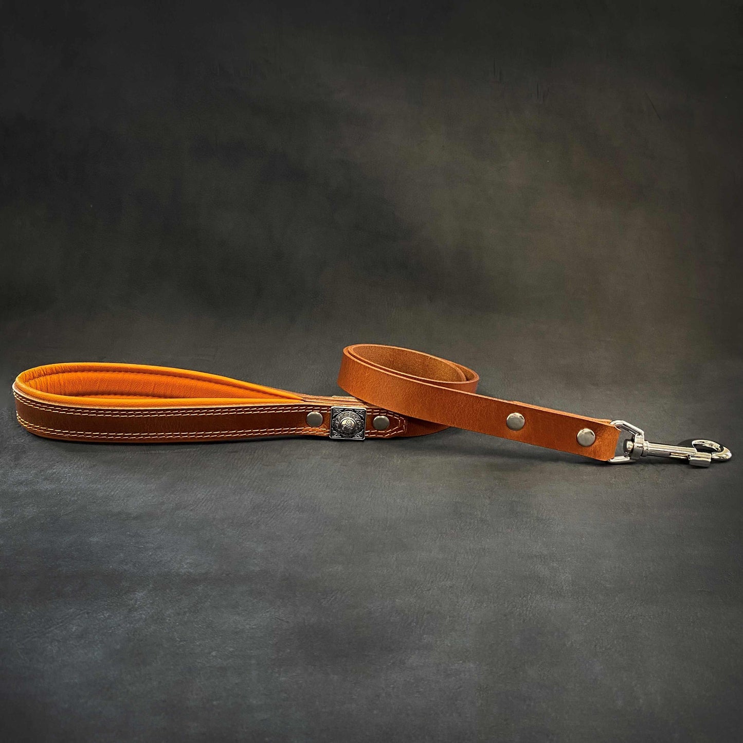 The "Eros" Brown Leash 1 inch wide - Alles für deine Haustiere