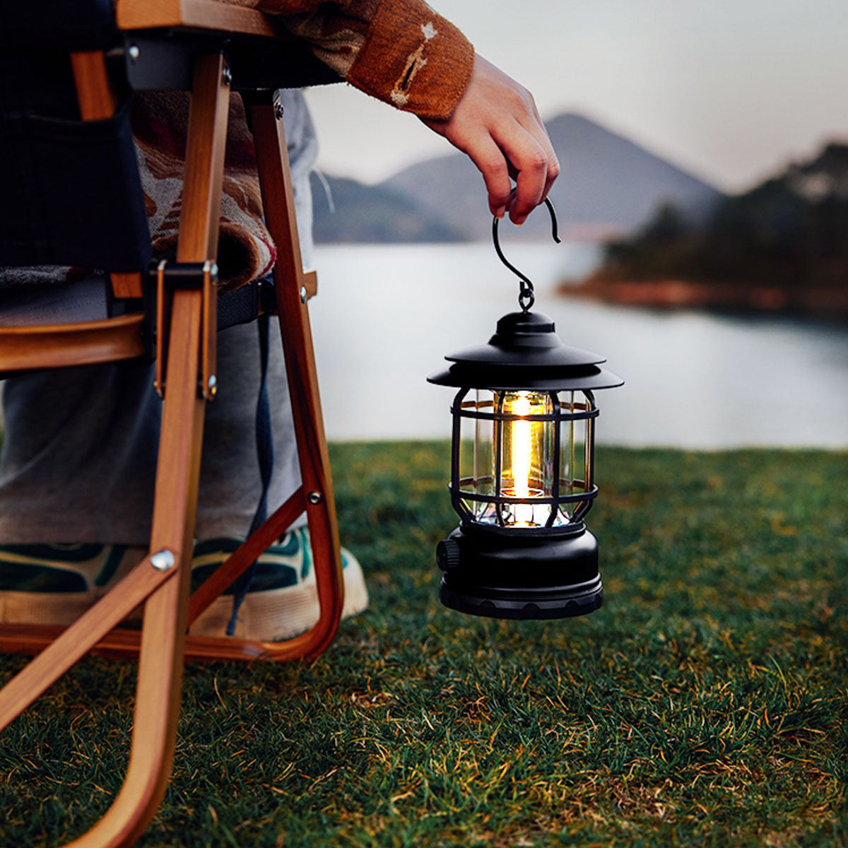 Outdoor Lamp Retro Revolving Lantern Camping Tent Lamp Camping Lamp Rechargeable Portable Lamp Atmosphere Lamp - Alles für deine Haustiere 